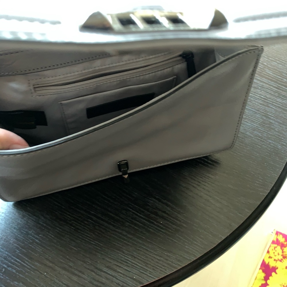 Rebecca Minkoff Quilted Crossbody Bag Like New - Picture 7 of 8